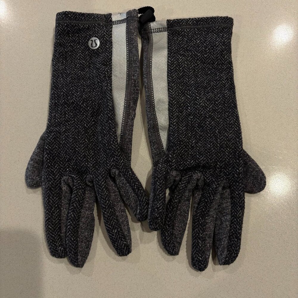 Lululemon Gloves